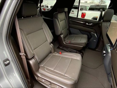 Used 2024 GMC Yukon Denali w/ Advanced Technology Package image 19