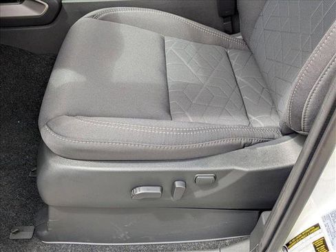 New 2025 Nissan Frontier SV image 4