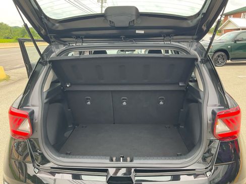 Used 2022 Hyundai Venue SEL FWD image 23