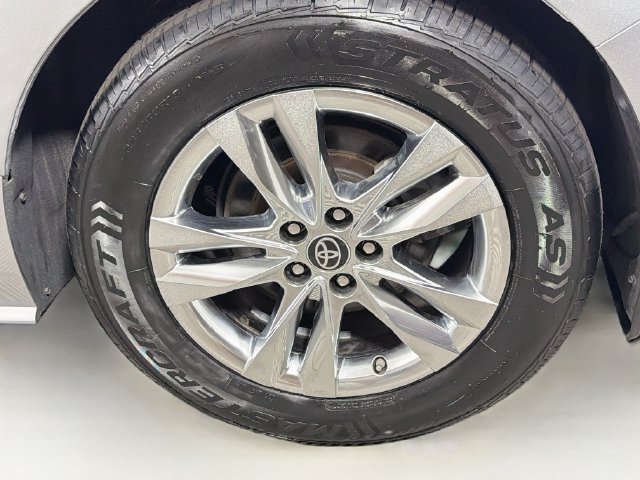 Used 2022 Toyota Sienna XLE w/ XLE Plus Package FWD image 41