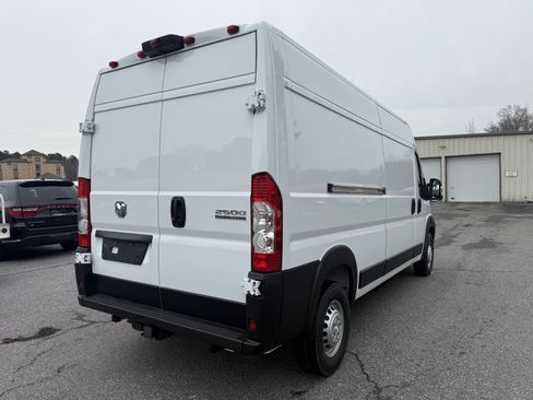 New 2026 RAM ProMaster 2500 w/ Convenience Group FWD image 8