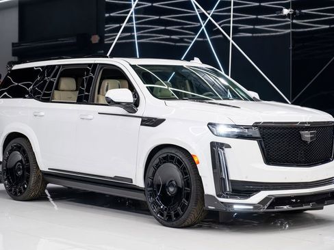 Used 2024 Cadillac Escalade Sport Platinum w/ LPO, ONYX Package image 1