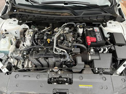 Used 2025 Nissan Altima 2.5 SV FWD image 27