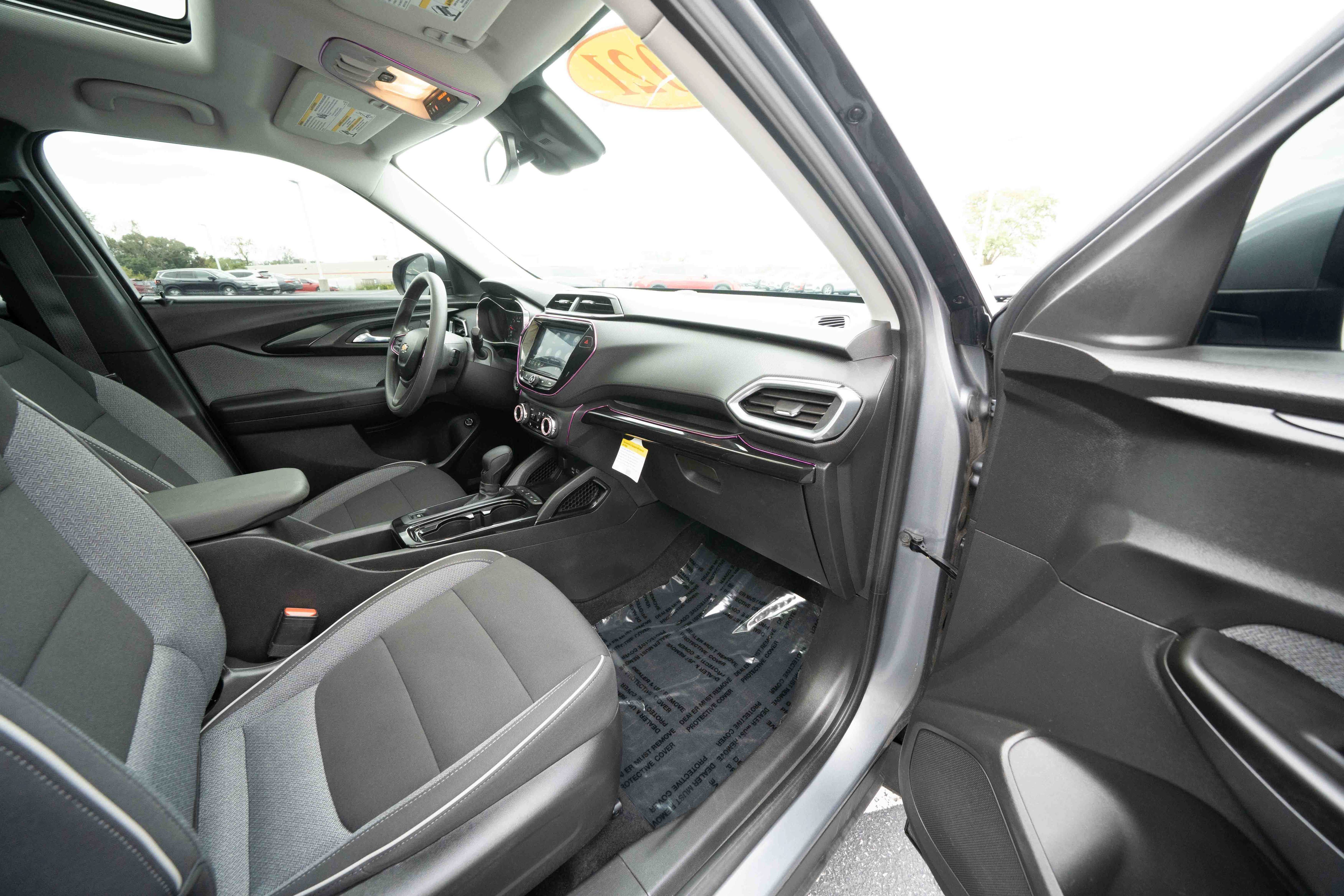 Used 2021 Chevrolet TrailBlazer LT w/ Sun and Liftgate Package FWD image 26
