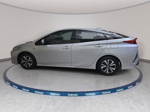 Used 2019 Toyota Prius Prime Advanced w/ Preferred Accessory Package image 9