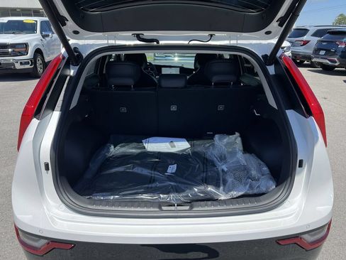 New 2026 Kia Niro Wave w/ Wave Preserve Package FWD image 24