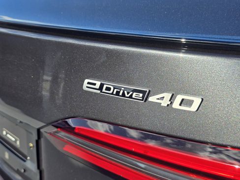 New 2026 BMW i5 eDrive40 image 12