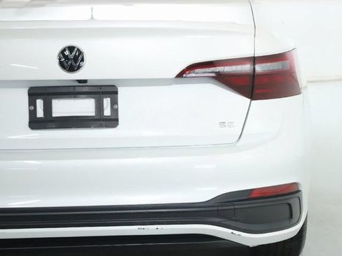 Used 2024 Volkswagen Jetta SE w/ Panoramic Sunroof Package FWD image 44