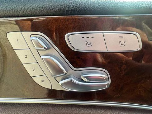 Used 2017 Mercedes-Benz E 300 4MATIC image 25