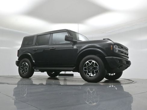 New 2026 Ford Bronco Outer Banks image 3
