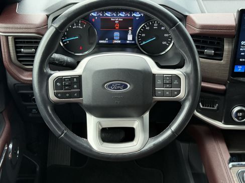 Used 2024 Ford Expedition Limited RWD image 16
