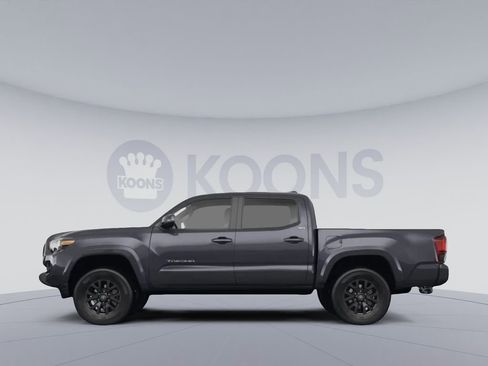 Used 2022 Toyota Tacoma SR5 image 2