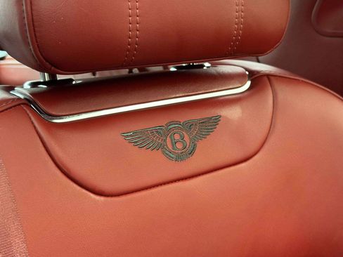 Used 2018 Bentley Bentayga AWD/4WD image 76