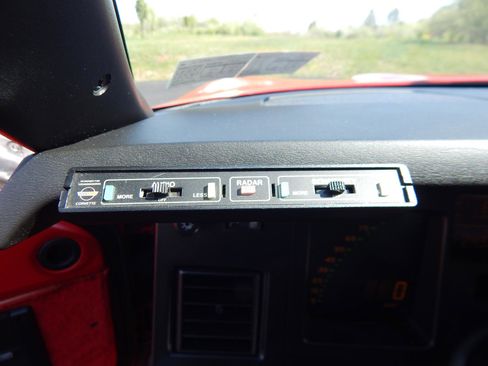 Used 1988 Chevrolet Corvette Convertible RWD image 21