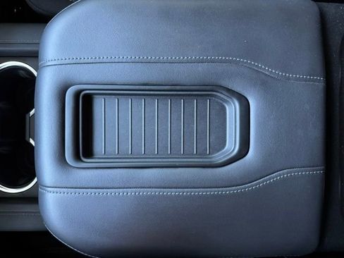 Used 2022 GMC Yukon SLE image 19