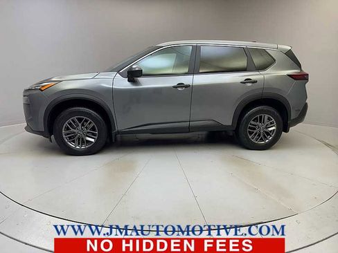 Used 2023 Nissan Rogue S image 2