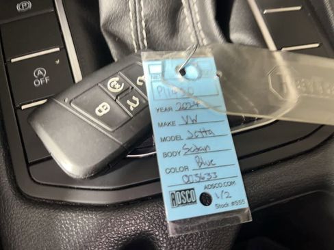 Used 2024 Volkswagen Jetta SE image 23