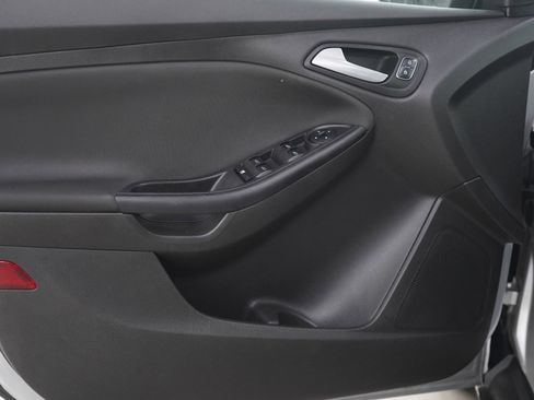 Used 2017 Ford Focus SE image 17