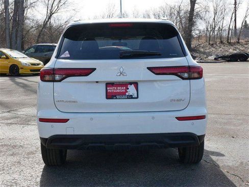 Used 2025 Mitsubishi Outlander ES image 6
