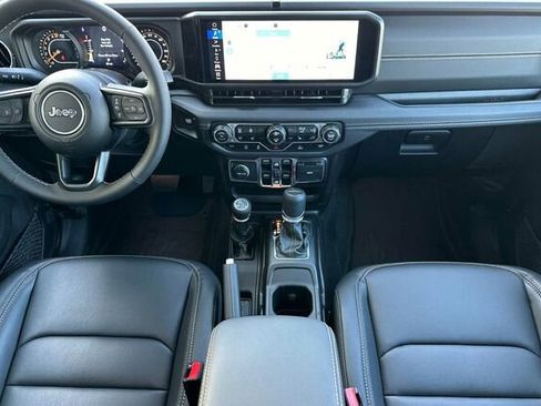 New 2025 Jeep Gladiator Sport image 10