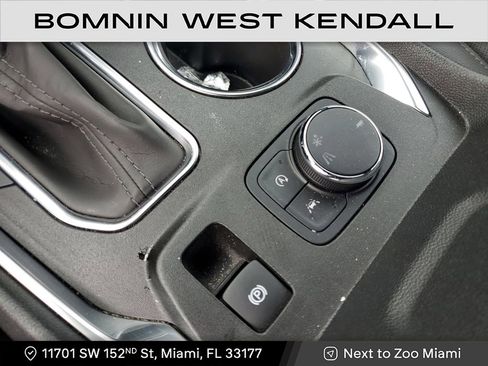 Used 2023 Chevrolet Traverse High Country image 21