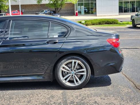 Used 2018 BMW 750i xDrive AWD/4WD image 4