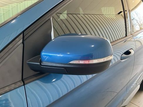 Used 2019 Ford Edge ST image 3