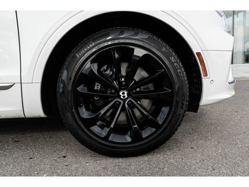 Certified 2022 Bentley Bentayga image 16