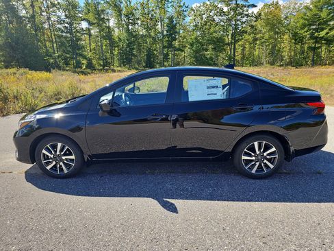 New 2025 Nissan Versa SV w/ Trunk Package image 2