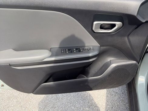 Used 2025 Kia K4 FWD image 18