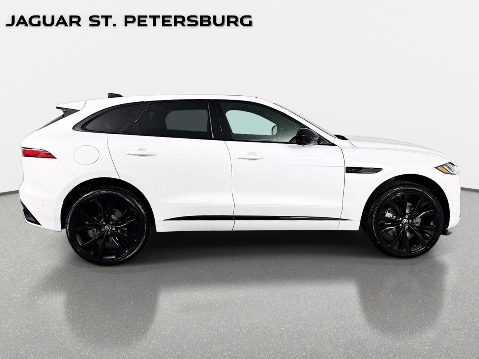 Used 2026 Jaguar F-PACE R-Dynamic S AWD/4WD image 4