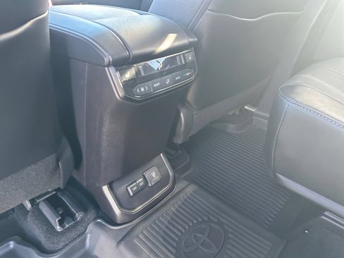 Certified 2025 Toyota Highlander Platinum AWD/4WD image 24
