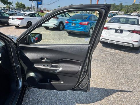 Used 2023 Nissan Kicks SV FWD image 59