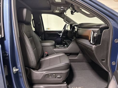 Used 2025 GMC Sierra 1500 Denali w/ Technology Package AWD/4WD image 22