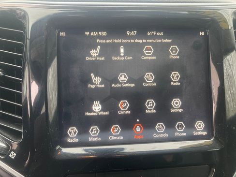 Used 2019 Jeep Cherokee Limited image 22