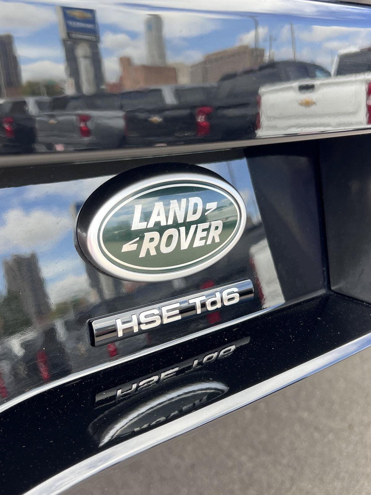 Used 2018 Land Rover Discovery HSE Luxury AWD/4WD image 16