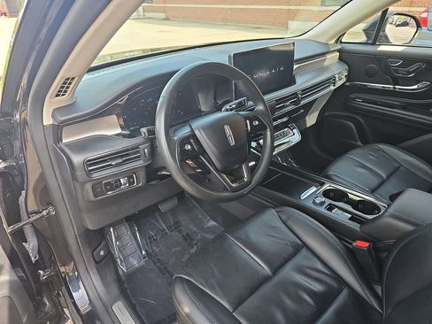 Used 2023 Lincoln Corsair Reserve image 2