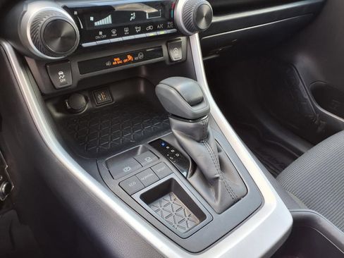 Certified 2025 Toyota RAV4 LE FWD image 25