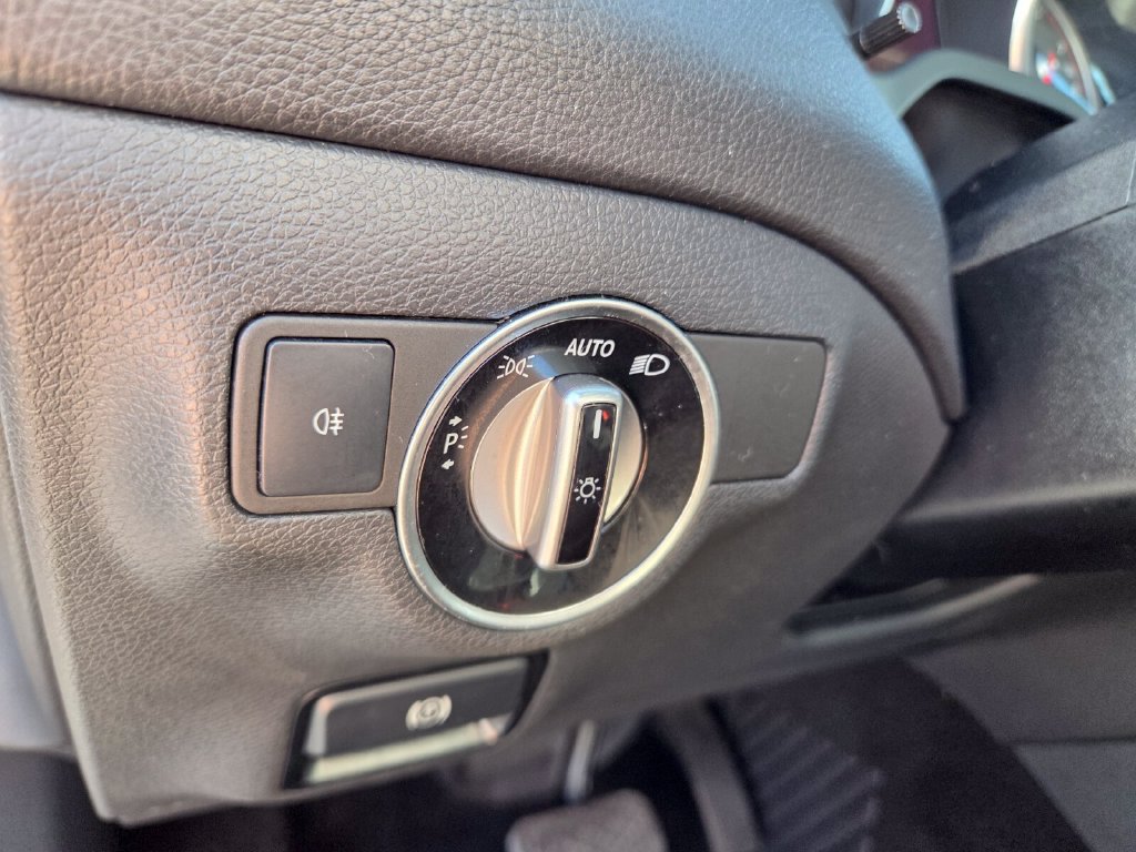 Used 2018 Mercedes-Benz CLA 250 4MATIC image 23