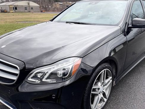 Used 2016 Mercedes-Benz E 400 4MATIC Sedan image 3