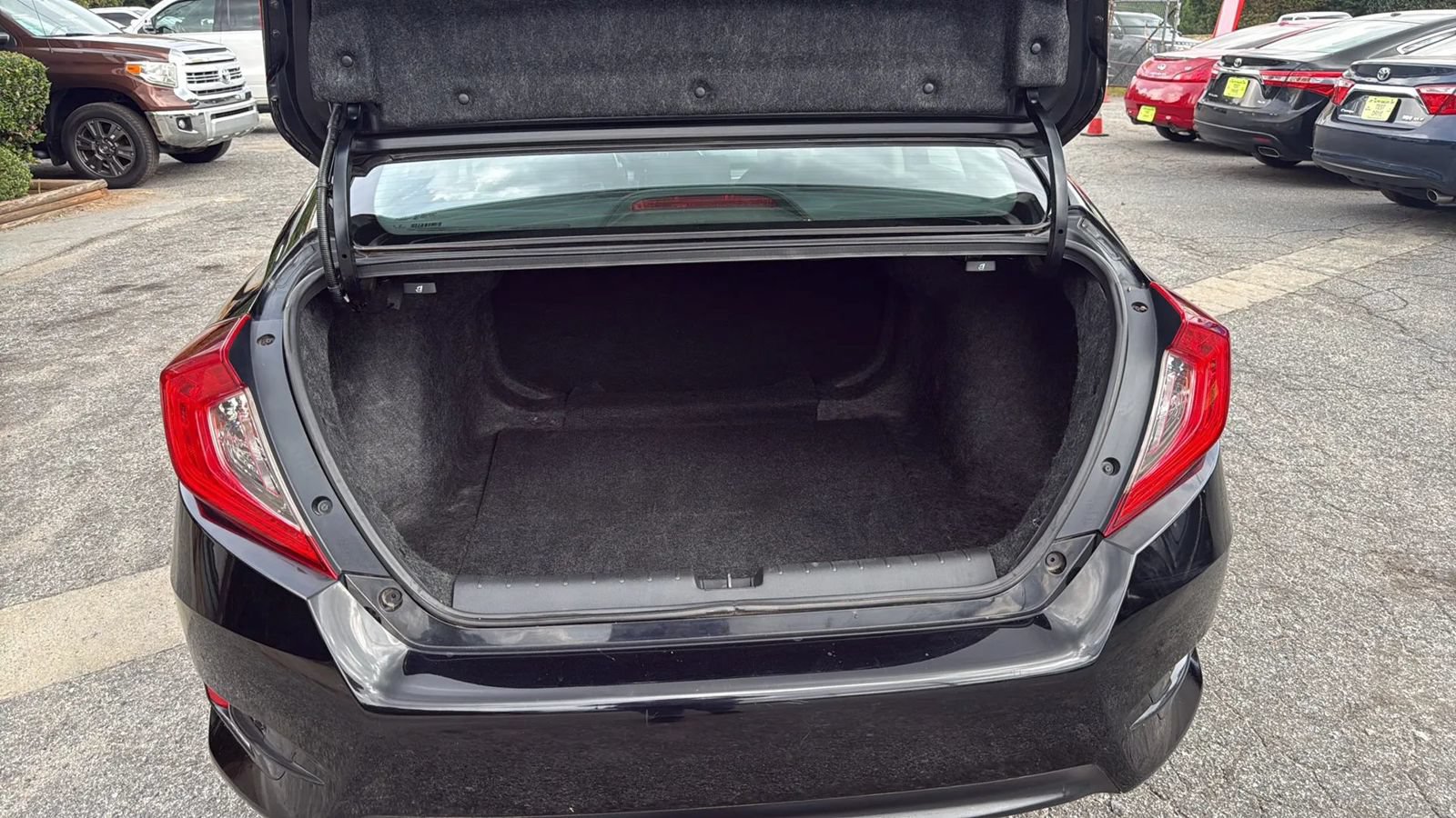 Used 2018 Honda Civic EX image 16