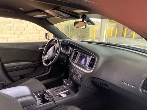 Used 2020 Dodge Charger SXT w/ Blacktop Package image 5
