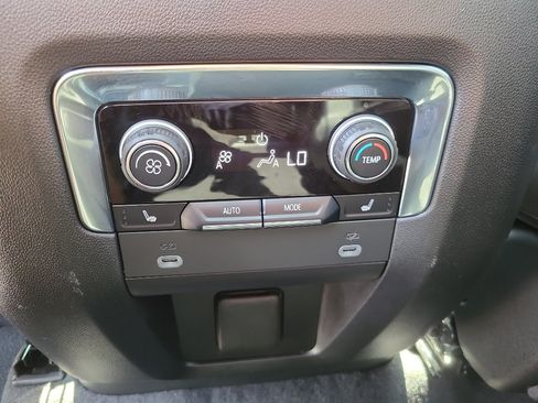Used 2023 Chevrolet Tahoe High Country AWD/4WD image 41