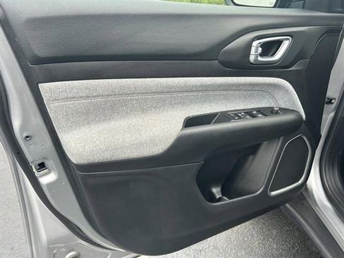 Used 2022 Jeep Compass Latitude image 22