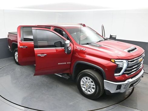 Used 2025 Chevrolet Silverado 2500 LTZ w/ LTZ Convenience Package AWD/4WD image 49