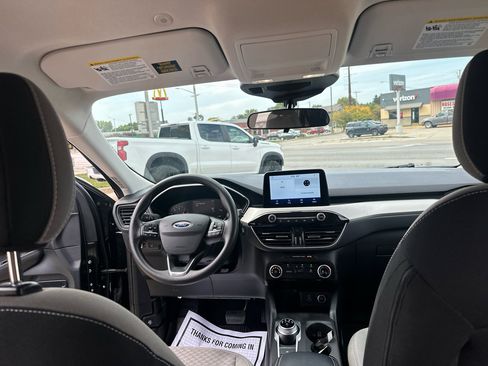 Used 2021 Ford Escape SE image 24