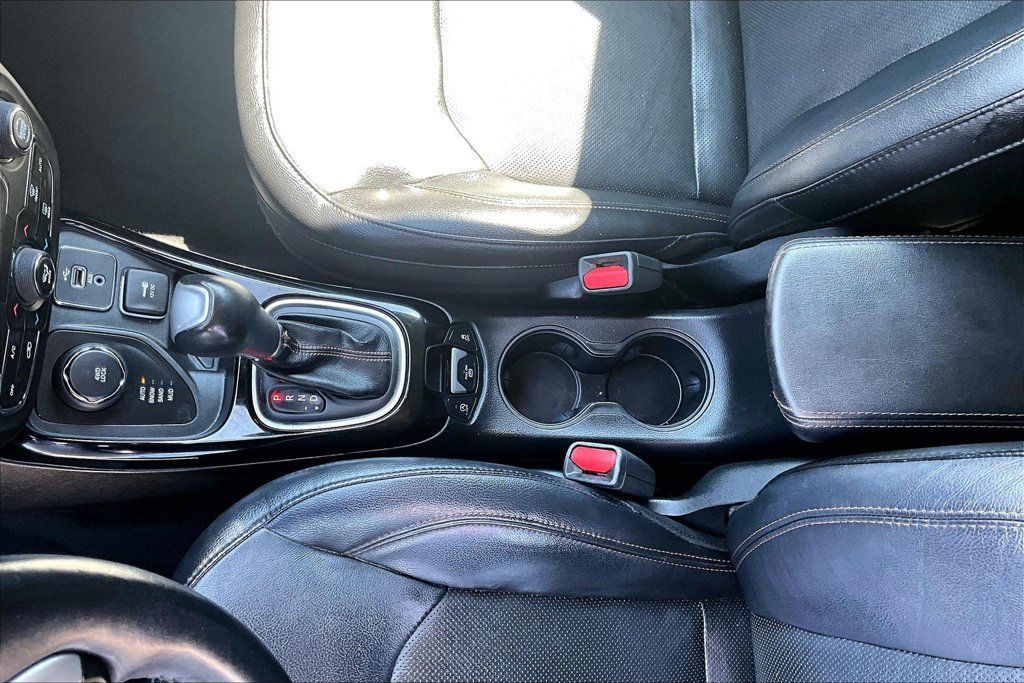 Used 2018 Jeep Compass Limited w/ Safe & Security Group AWD/4WD image 17