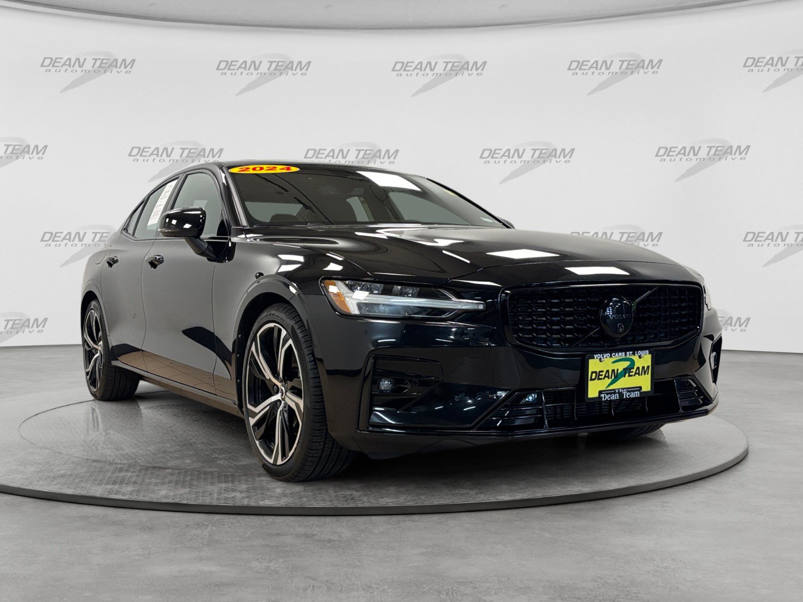 Used 2024 Volvo S60 B5 Plus FWD image 3