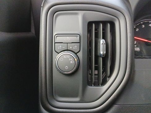 New 2025 Chevrolet Silverado 1500 Custom image 18