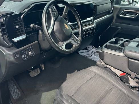 Used 2024 Chevrolet Silverado 2500 LT AWD/4WD image 5